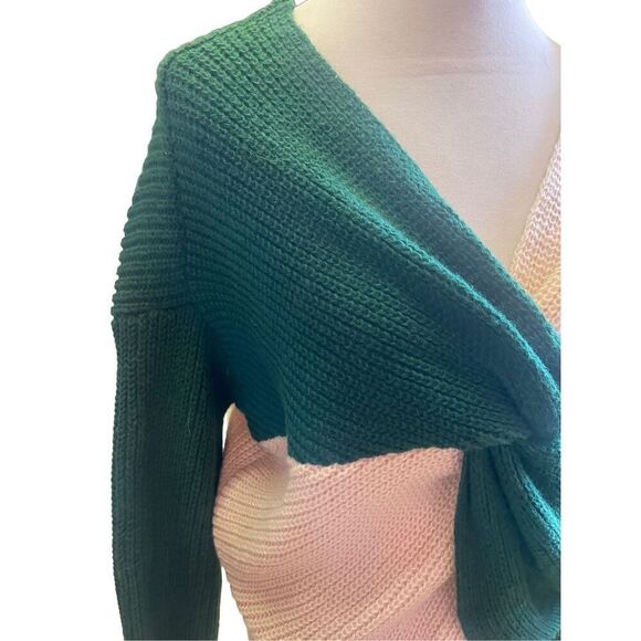 No Boundaries Green/Beige Color Block Knit Twist V-Neck Acrylic Cropped Long Sle - Picture 8 of 14